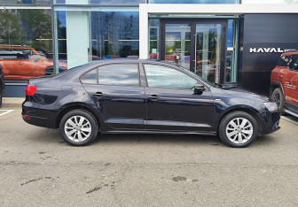 Подержанный автомобиль Volkswagen Jetta Sedan 2013 года (4 фото)