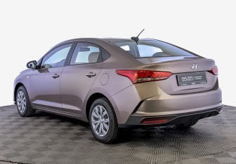 Подержанный автомобиль Hyundai Solaris Sedan 2021 года (7 фото)