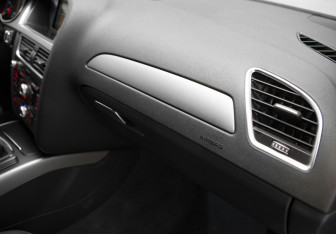 Подержанный автомобиль Audi A4 Sedan 2014 года (25 фото)