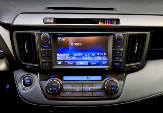Подержанный автомобиль Toyota RAV4 2019 года (13 фото)