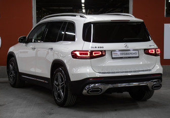 Подержанный автомобиль Mercedes-Benz GLB 2020 года (7 фото)