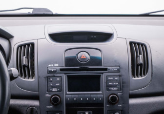 Подержанный автомобиль Kia Cerato Sedan 2009 года (14 фото)