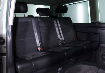 Подержанный автомобиль Volkswagen Multivan 2018 года (17 фото)