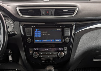 Подержанный автомобиль Nissan Qashqai 2014 года (17 фото)