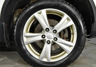 Подержанный автомобиль FAW Besturn X80 2017 года (6 фото)