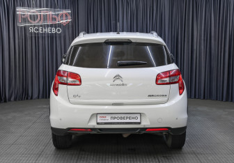 Подержанный автомобиль Citroen C4 Aircross 2014 года (6 фото)