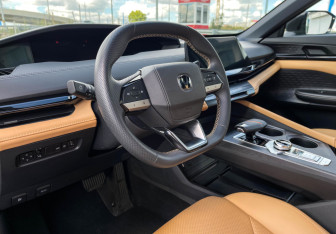 Подержанный автомобиль Changan UNI-V 2023 года (12 фото)