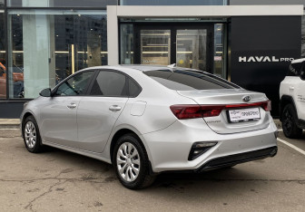 Подержанный автомобиль Kia Cerato Sedan 2021 года (7 фото)