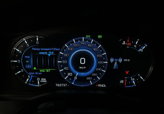 Подержанный автомобиль Cadillac Escalade Suv 2018 года (11 фото)