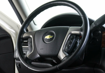 Подержанный автомобиль Chevrolet Tahoe 2012 года (10 фото)