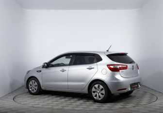 Подержанный автомобиль Kia Rio Hatchback 2012 года (7 фото)