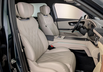 Подержанный автомобиль Exeed VX 2023 года (25 фото)