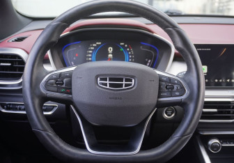 Подержанный автомобиль Geely Coolray 2021 года (14 фото)