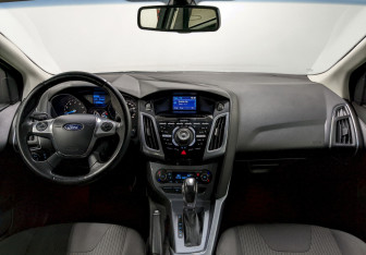 Подержанный автомобиль Ford Focus Wagon 2014 года (22 фото)