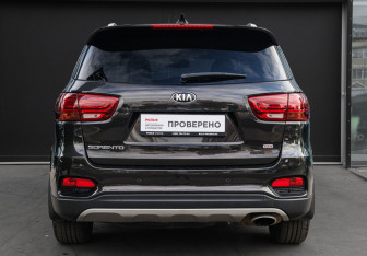 Подержанный автомобиль Kia Sorento 2019 года (5 фото)