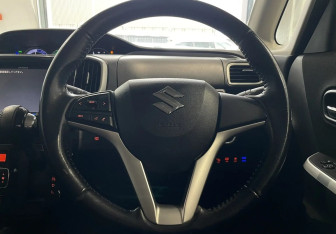 Подержанный автомобиль Suzuki Solio 2018 года (13 фото)