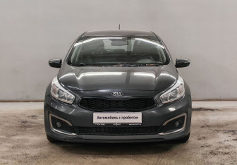 Подержанный автомобиль Kia Ceed Hatchback 2016 года (2 фото)