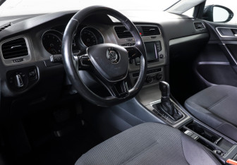 Подержанный автомобиль Volkswagen Golf Hatchback 2015 года (14 фото)