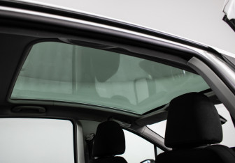 Подержанный автомобиль Peugeot 308 Hatchback 2012 года (10 фото)