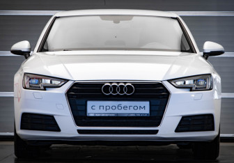 Подержанный автомобиль Audi A4 Sedan 2018 года (2 фото)