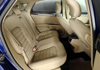 Подержанный автомобиль Ford Fusion (North America) 2015 года (10 фото)