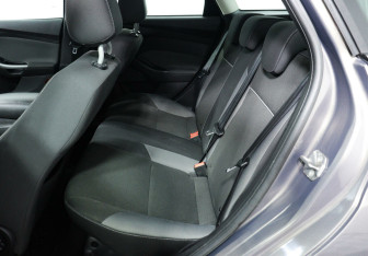 Подержанный автомобиль Ford Focus Wagon 2013 года (12 фото)