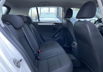 Подержанный автомобиль Volkswagen Golf Hatchback 2011 года (19 фото)