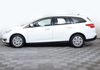 Подержанный автомобиль Ford Focus Wagon 2018 года (3 фото)