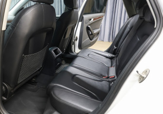 Подержанный автомобиль Audi A4 Sedan 2014 года (5 фото)