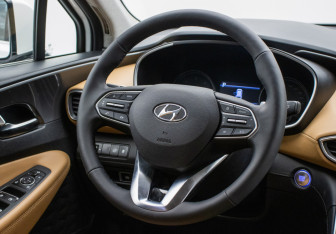 Подержанный автомобиль Hyundai Santa Fe 2021 года (15 фото)