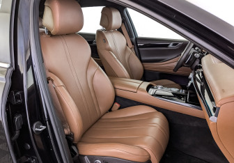 Подержанный автомобиль Genesis G80 2021 года (24 фото)