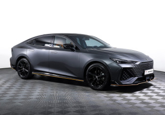 Подержанный автомобиль Changan UNI-V 2023 года (3 фото)