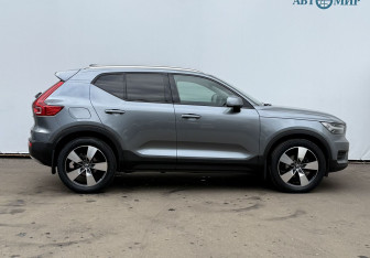 Подержанный автомобиль Volvo XC40 2018 года (4 фото)