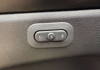 Подержанный автомобиль Jeep Grand Cherokee 2014 года (12 фото)