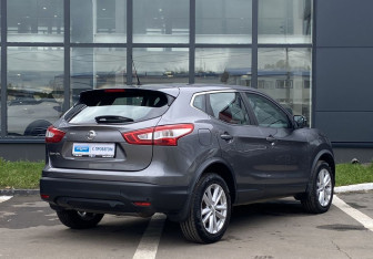 Подержанный автомобиль Nissan Qashqai 2016 года (5 фото)