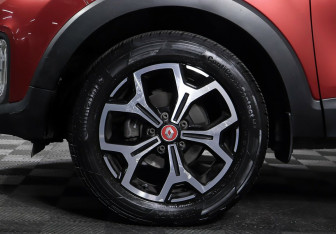 Подержанный автомобиль Renault Kaptur 2020 года (9 фото)