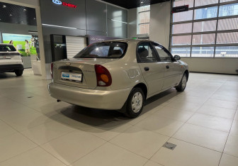 Подержанный автомобиль Chevrolet Lanos 2008 года (4 фото)