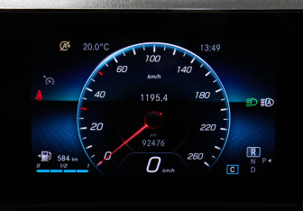 Подержанный автомобиль Mercedes-Benz GLB 2020 года (13 фото)