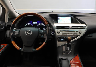 Подержанный автомобиль Lexus RX 2010 года (8 фото)