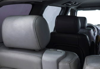 Подержанный автомобиль Kia Carnival 2005 года (10 фото)