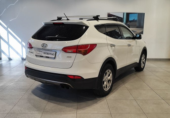 Подержанный автомобиль Hyundai Santa Fe 2013 года (5 фото)