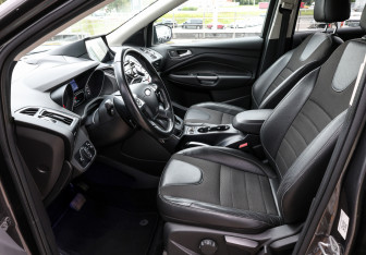 Подержанный автомобиль Ford Kuga 2016 года (15 фото)