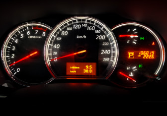 Подержанный автомобиль Nissan Teana 2011 года (13 фото)