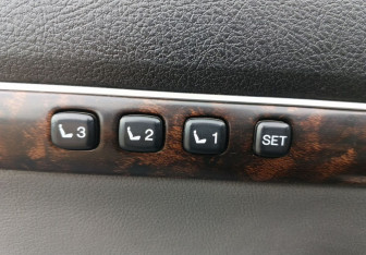Подержанный автомобиль Toyota Land Cruiser Suv 2008 года (22 фото)