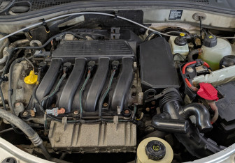 Подержанный автомобиль Renault Duster 2014 года (9 фото)