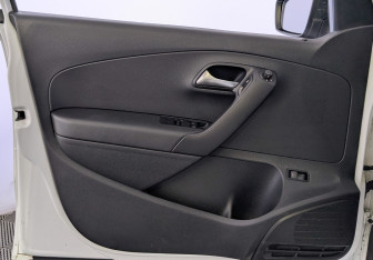 Подержанный автомобиль Volkswagen Polo Sedan 2019 года (19 фото)