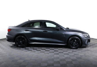 Подержанный автомобиль Audi A3 Sedan 2021 года (4 фото)