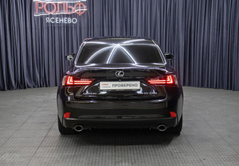 Подержанный автомобиль Lexus IS Sedan 2014 года (6 фото)
