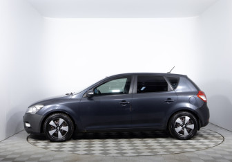 Подержанный автомобиль Kia Ceed Hatchback 2011 года (8 фото)