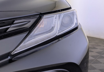 Подержанный автомобиль Toyota Camry Sedan 2020 года (17 фото)